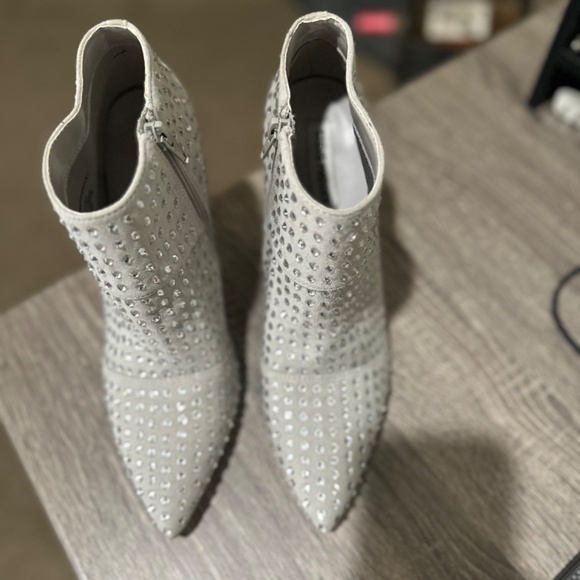 Steve Madden Primerra Bootie - Picture 3 of 3